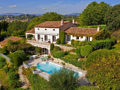 Montauroux - Fayence: Magnifica villa con piscina e vista panora