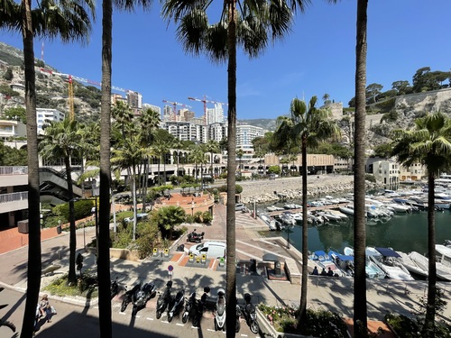 Fontvieille: Studio avec grande loggia vue port, cave et parking