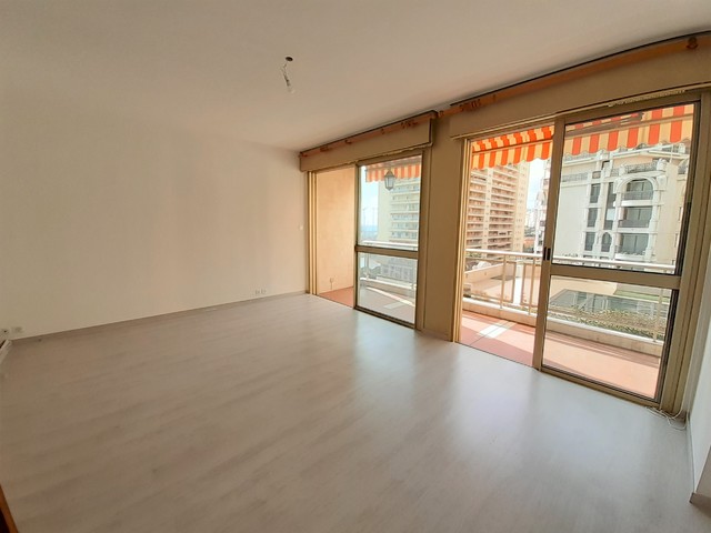 Larvotto - One bedroom apartment for mixed use with balcony sea - 3