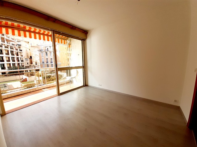 Larvotto - One bedroom apartment for mixed use with balcony sea - 9