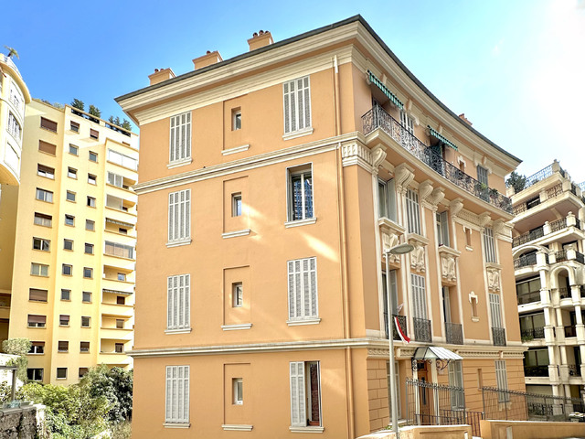 LARVOTTO - 2 Pièces MEUBLE - entièrement renouvé et décoré avec  - 8