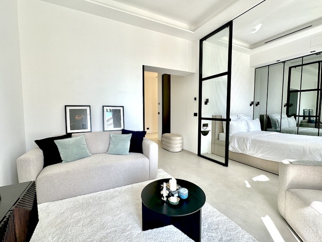 LARVOTTO - 2 Pièces MEUBLE - entièrement renouvé et décoré avec  - 3