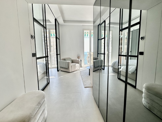 LARVOTTO - 2 Pièces MEUBLE - entièrement renouvé et décoré avec  - 4