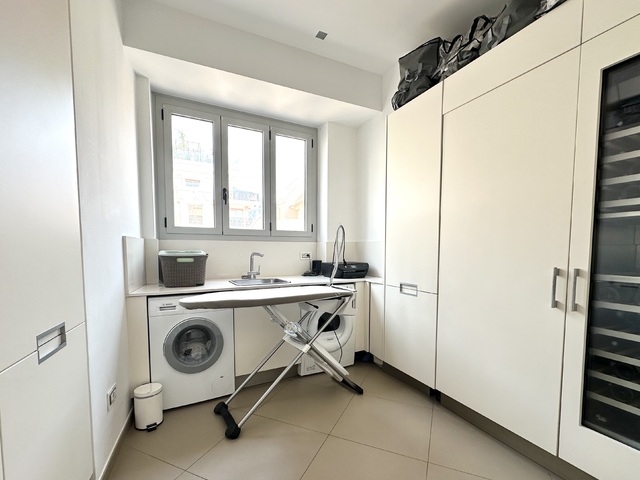 BOULEVARD DES MOULINS - 4 Rooms - Fully renovated - 10