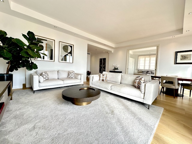 BOULEVARD DES MOULINS - 4 Rooms - Fully renovated - 2