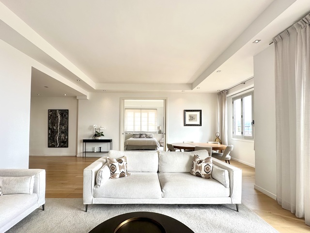 BOULEVARD DES MOULINS - 4 Rooms - Fully renovated - 4