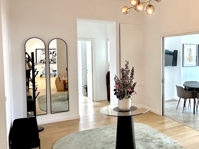 BOULEVARD DES MOULINS - 4 Rooms - Fully renovated - 7