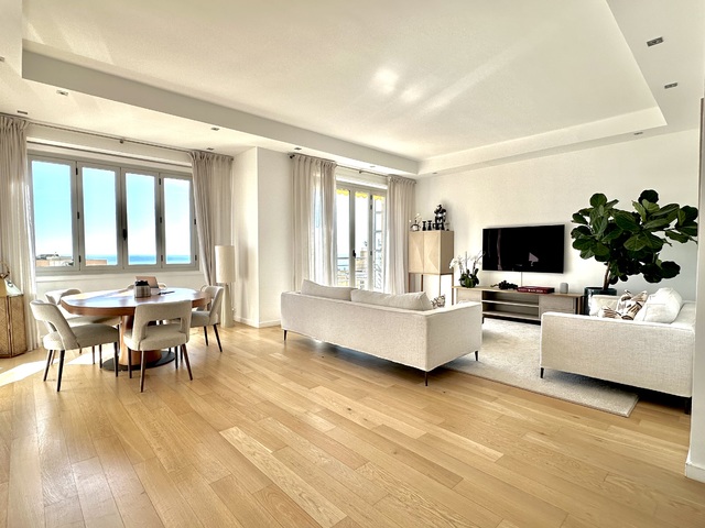 BOULEVARD DES MOULINS - 4 Rooms - Fully renovated - 1