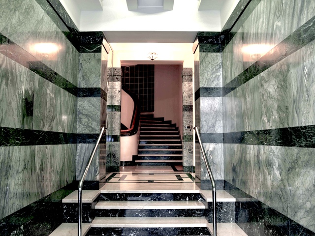 BOULEVARD DES MOULINS - 4 Rooms - Fully renovated - 12